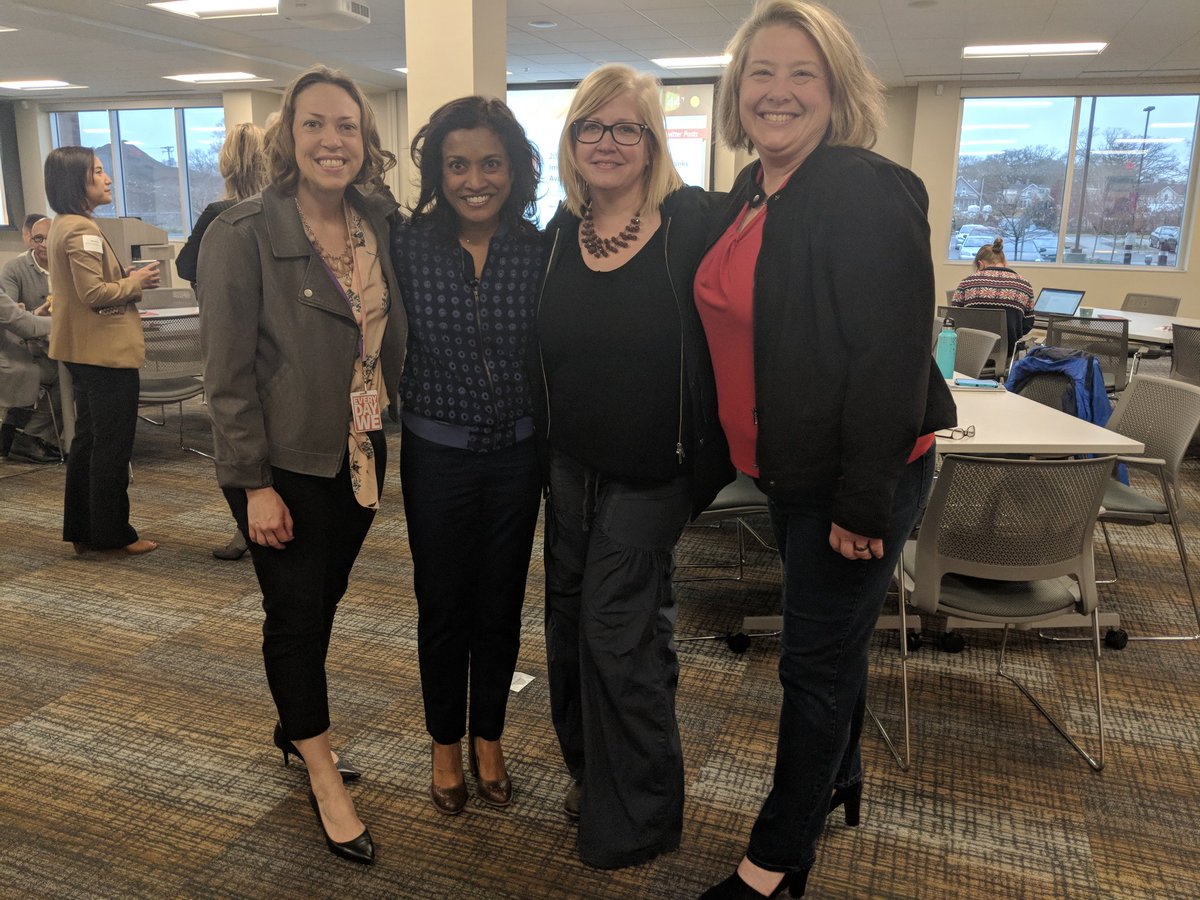 RoshiniR's tweet photo. About to get started with "Stay True to Your Brand" at @SunriseBanks HQ. https://t.co/4Jul9T7yH1