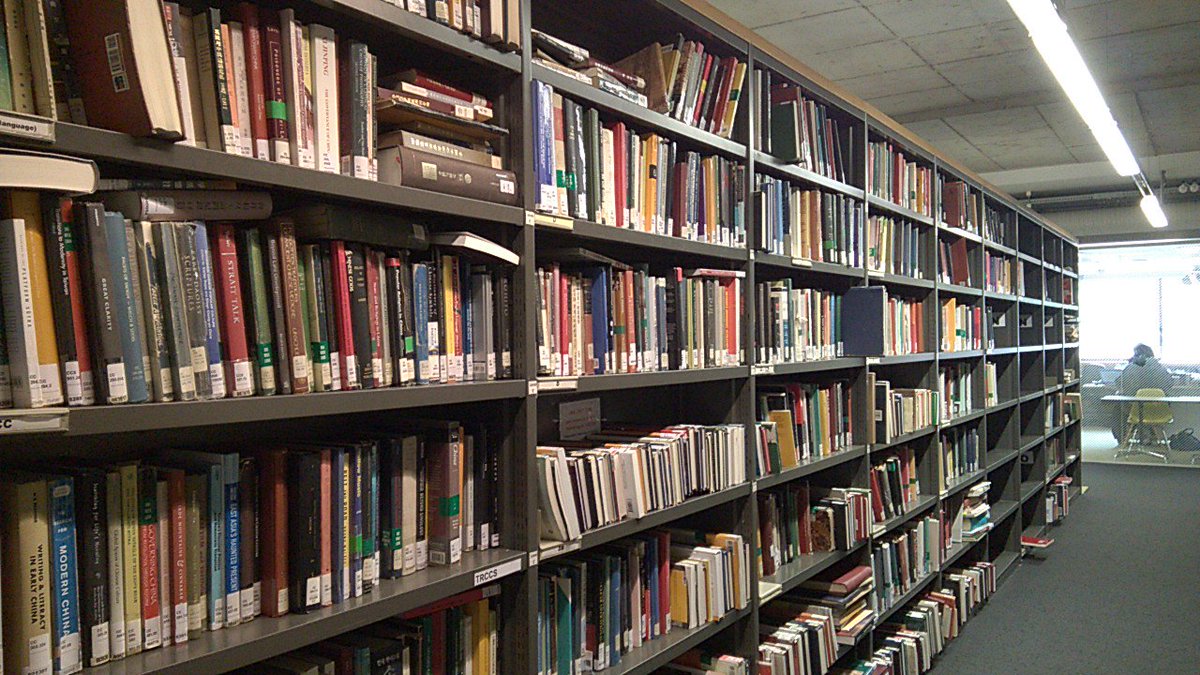 SaveSOASLibrary's tweet image. Two shelvers left and unreplaced, existing shelvers put on other tasks, one more on holiday... Our reshelving section is overflowing. We&apos;ve never seen it like this. What&apos;s going to happen when we have no more dedicated shelvers? #SaveSOASLibrary #SupportSOASLibrary