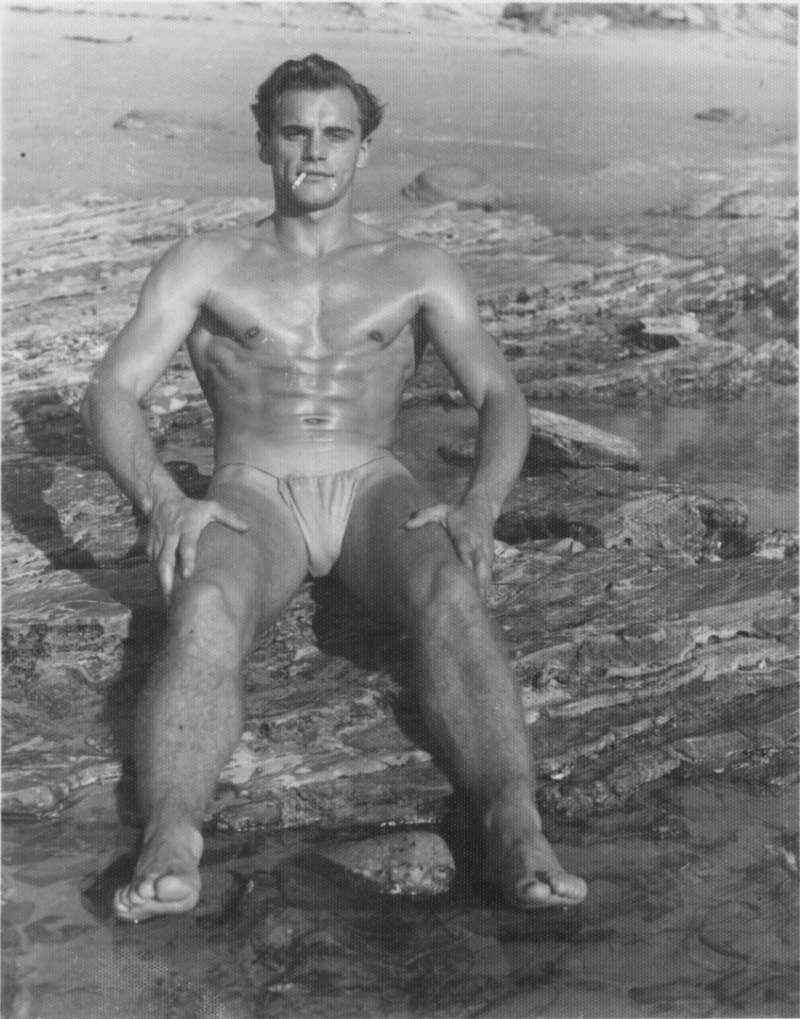 creatureblackl1's tweet photo. Tabby Anderson [Photos by Athletic Model Guild and Fred Kovert aka Kovert of Hollywood] Los Angeles, 1951 and perhaps later #tabbyanderson #fredkovert #kovertofhollywood #athleticmodelguild #vintagemen #vintagegay #vintagephysique #nakedmen #nakedgay #gay #uncut https://t.co/2Gmr8N3cXG