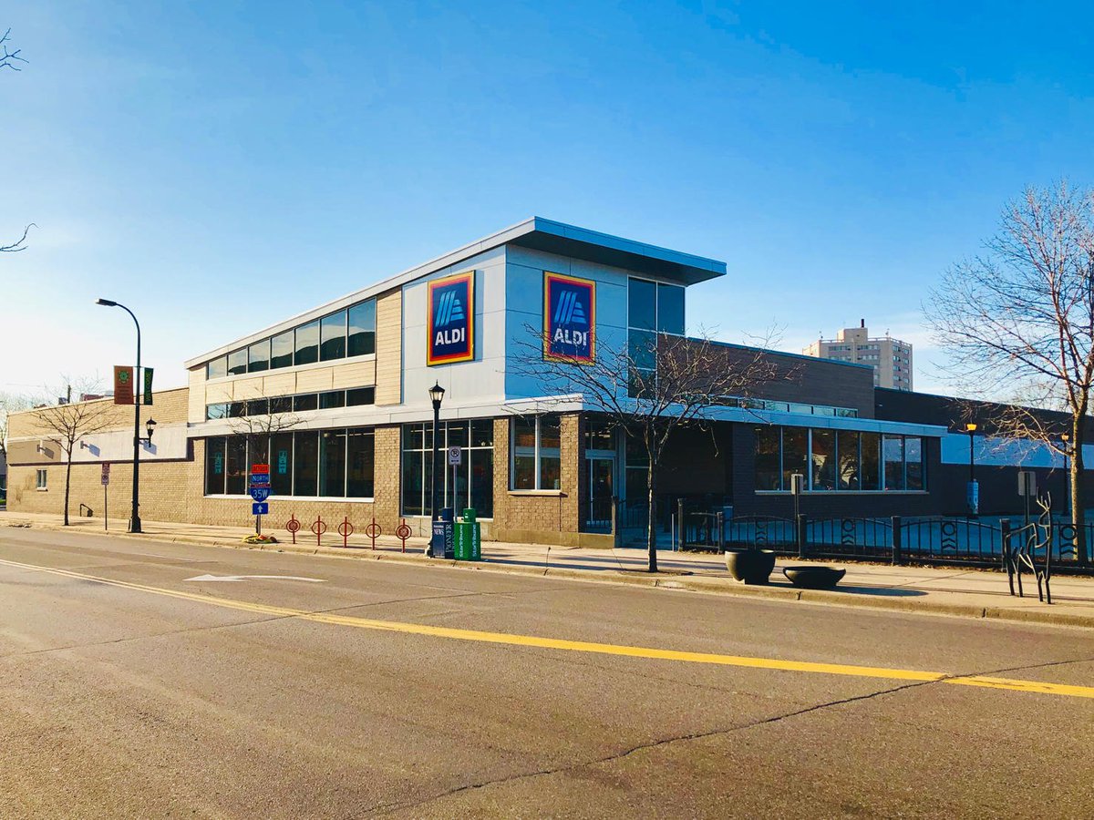 isginc1973's tweet photo. Celebrating proud partnerships and ISG #engineering for @AldiUSA, one of the largest grocers in the U.S. #GrandOpening #Minneapolis #ISGCommercial https://t.co/HZ1n4cFI8j