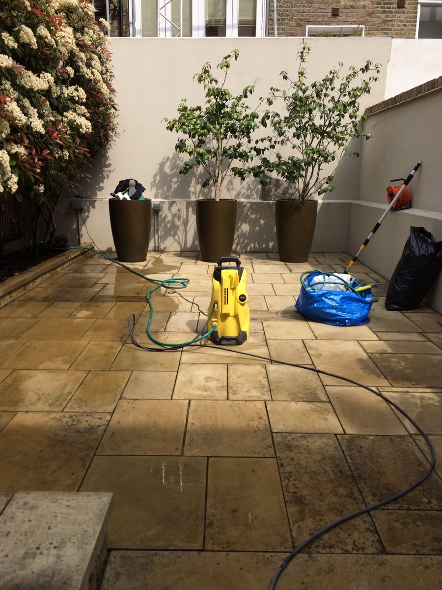SparklingSW10's tweet photo. #SparklingSolutions - Patio Jetwash ready for the #maybankholiday 
Smith Street #Chelsea #london #sw3

#Jetwash #Jetwashing #Patiocleaning https://t.co/d6zyOG6OSy