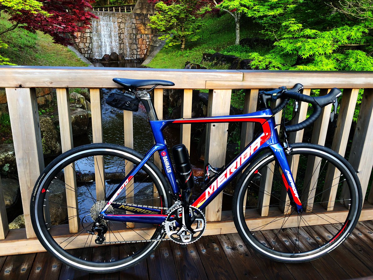 testmanonline's tweet photo. 昨日は雨で令和初日の出がダメでしたので、本日、生駒山麓公園まで行き、令和は最初の日の出を拝むことができました!
#ロードバイク #merida #meridabikes #meridabikesjp #react #react4000 #リアクト4000 #ロードバイクのある風景 #ロードバイク繋がり #ロードバイク練習 #ロードバイクのある生活 https://t.co/gwL4hxTpib