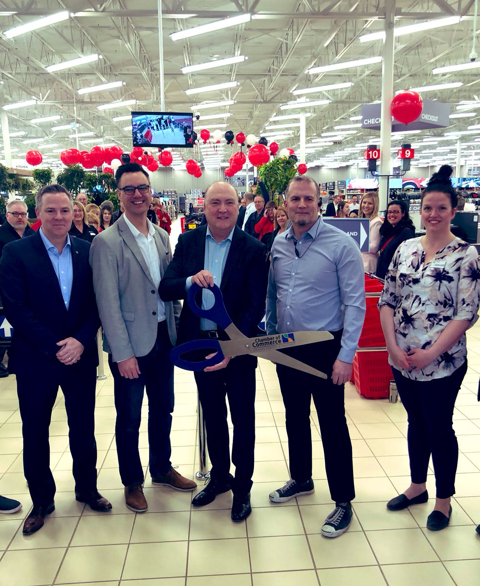 BillGiven's tweet photo. Congratulations to John and the team at the new @CanadianTire in #GPab with 100,000sq ft of retail, 56,000sq ft of warehouse and 250 employees it’s a big addition to our community. https://t.co/DYuBWm0duS