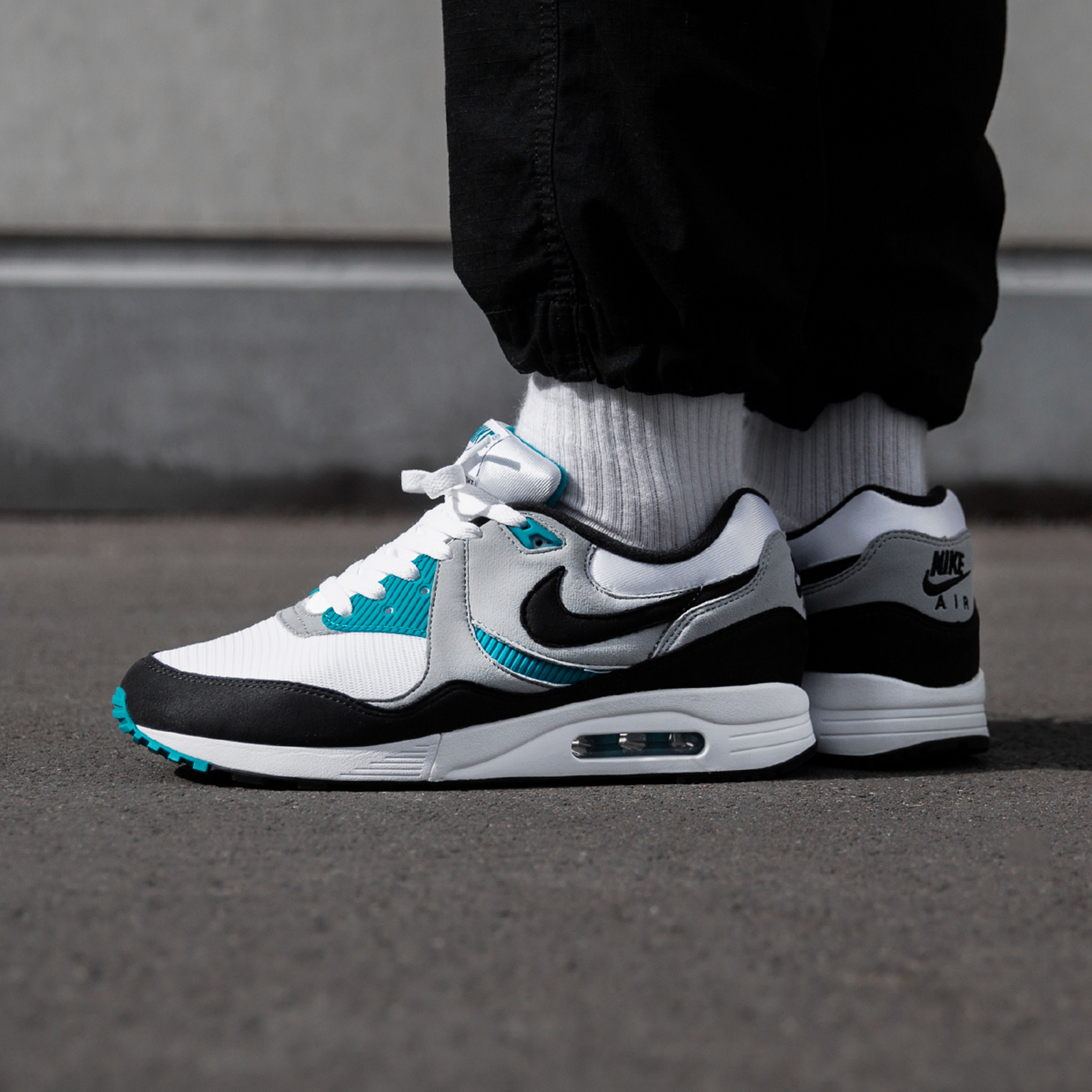 Teseo correcto Redundante Titolo on Twitter: "a classic from 1989 is back 💫 Rediscover the Nike Air  Max Light in "White/Black-Wolf Grey-Spirit Teal" online here ➡️  https://t.co/if68pCu4gz US 7 (40) - US 12 (46)⁣ style