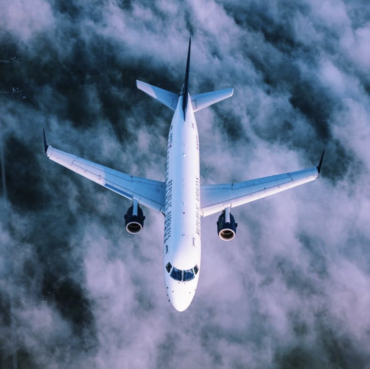 smittyzak's tweet photo. Very proud to announce that I will be the newest Ambassador for Republic Airways! I’m extremely excited to be a part of this amazing Airline! https://t.co/mQWaCWrqi7