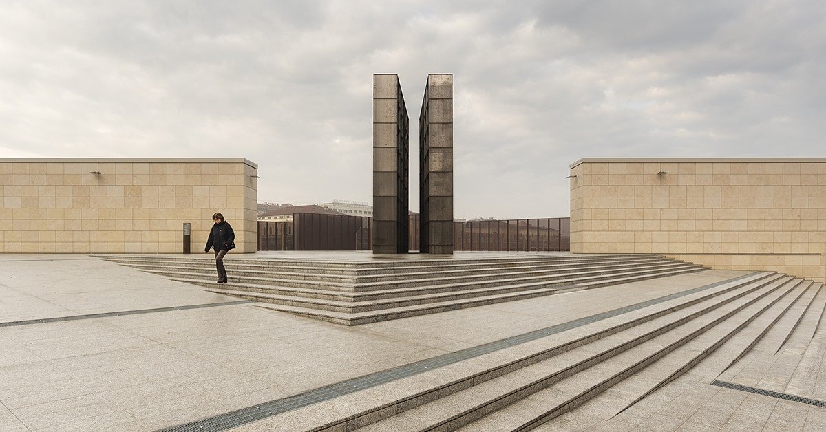 Museo_MAXXI's tweet photo. Quanto si può comprendere di un’architettura attraverso uno scatto? Per il terzo incontro di #ObiettivoArchitettura il #7maggio lo studio d'architettura e design #SetArchitects dialoga con il fotografo #SimoneBossi >>https://t.co/A8lIxRpDpf
@SapienzaRoma @architettiroma @abitare https://t.co/mqUhh121Bh