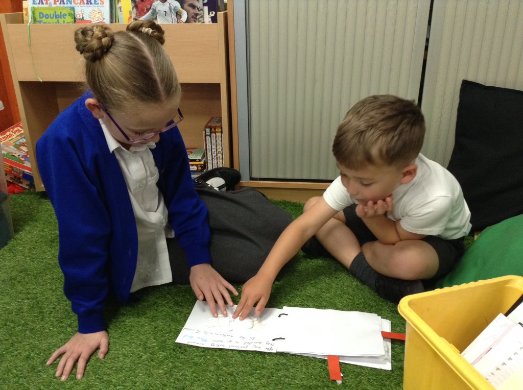 latimerprimary's tweet image. #ClassKB are so fortunate to have #ClassAF sharing their amazing pop-up books that they have created last term. #enthusiasm #collaboration #courageous #lovereding