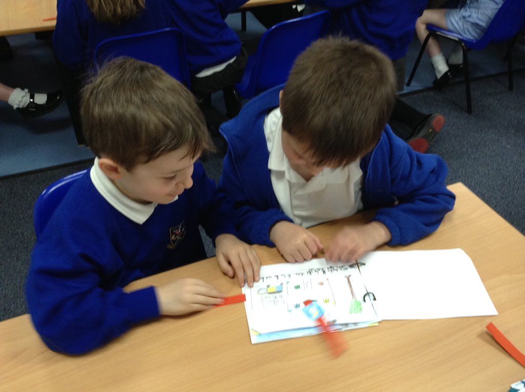 latimerprimary's tweet image. #ClassKB are so fortunate to have #ClassAF sharing their amazing pop-up books that they have created last term. #enthusiasm #collaboration #courageous #lovereding