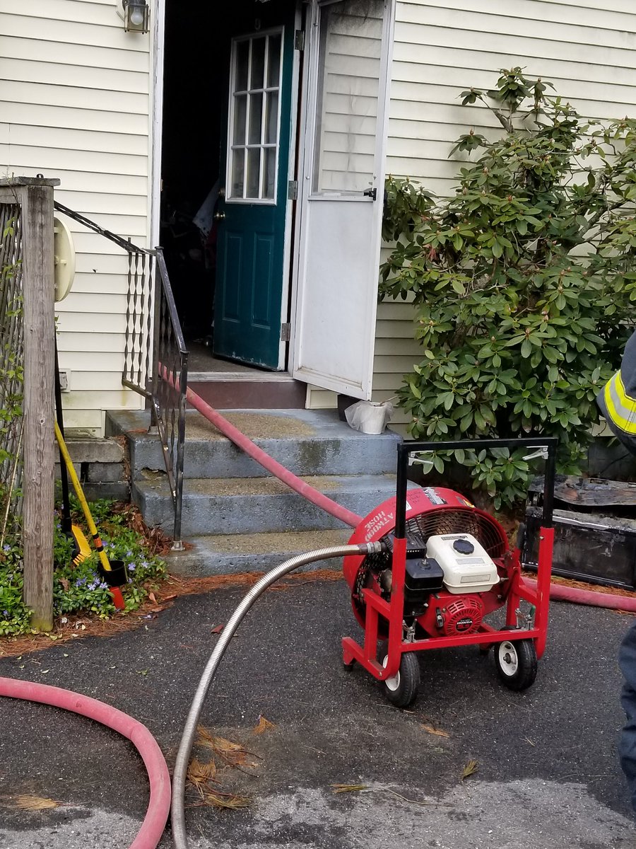 AtwoodFire's tweet photo. @AtwoodFire & our mutual aid partners extinguished a kitchen fire this morning. Quick work by first arriving units kept the damage to a small portion of the kitchen. Many thanks to our neighboring automatic aid FDs for their help. #moosupfire #mortlakefire #centralfire https://t.co/QztTsIHJ6Q