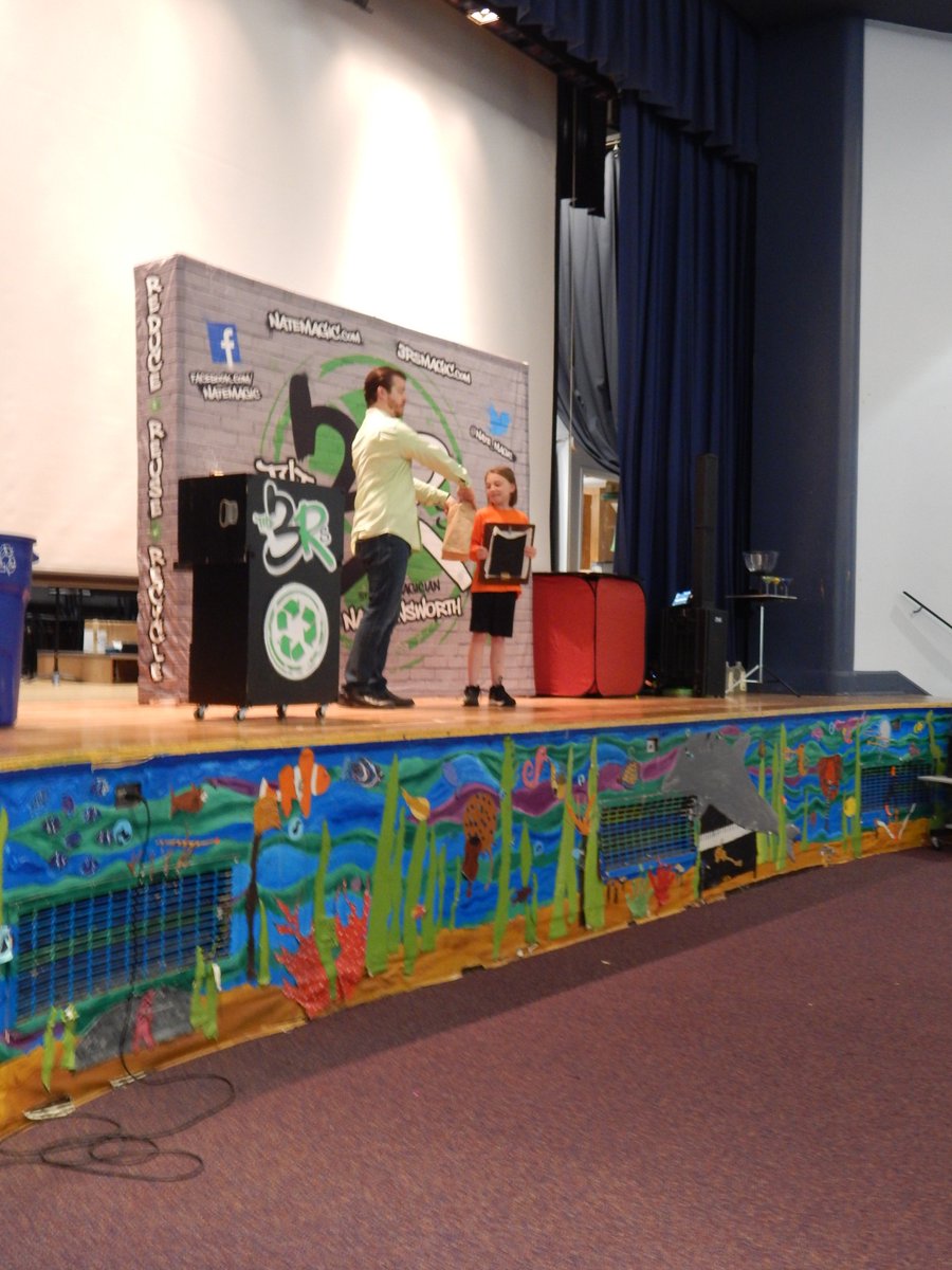 GruenDarren's tweet photo. @VS13UFSD James Dever celebrates 🌎Day with a special visit from @Nate_Magic. Our students enjoyed learning about the 3R's (Reducing, Reusing, and Recycling) through magic!! Thank you to our wonderful PTA! #DedicatedatDever https://t.co/PBTP6GzvIU