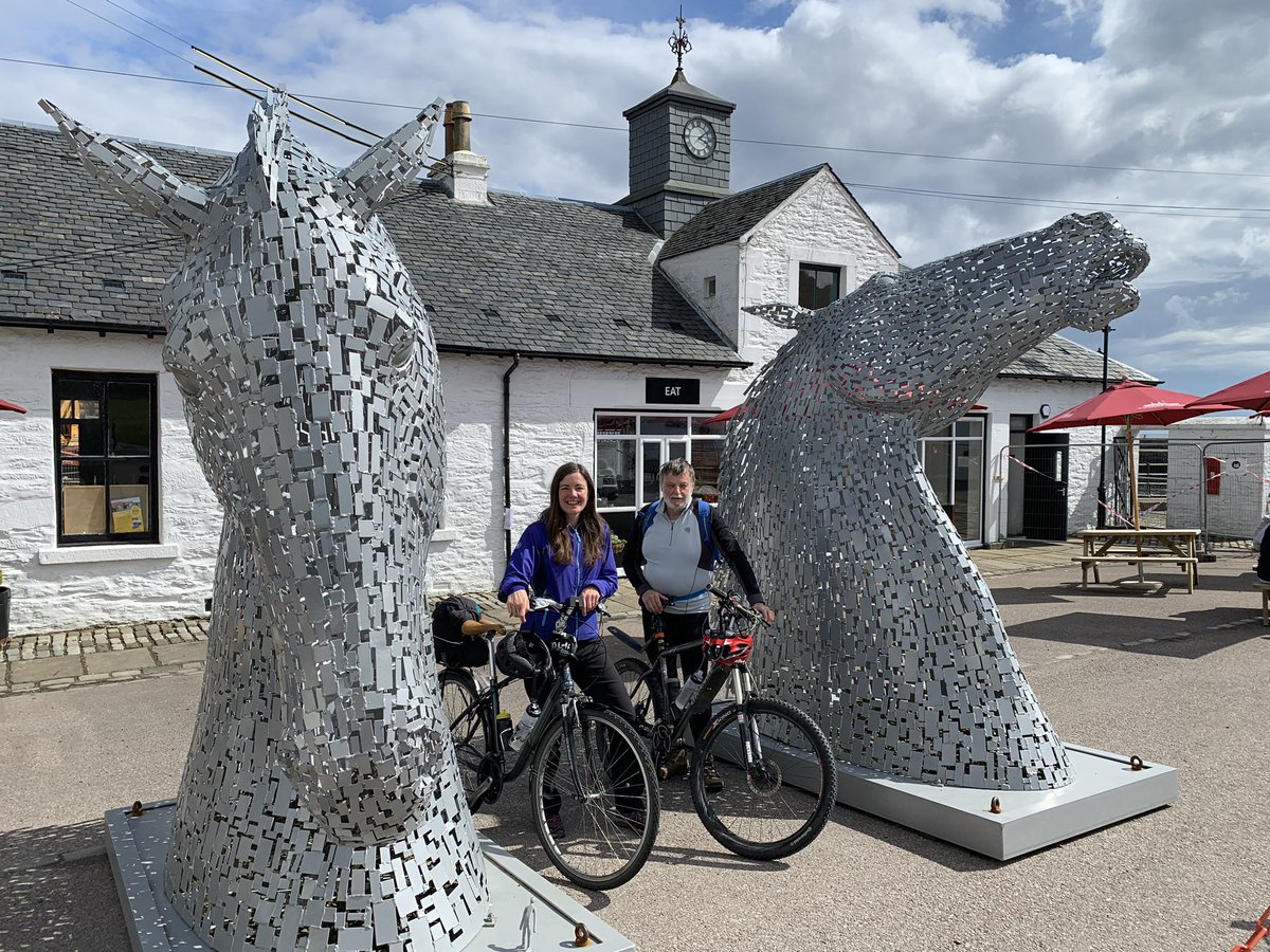 Great to see the mini #Kelpies at Ardrishaig #CaledonianCanal on their tour of Scotland. Would make a great ride out on the #CrinanCanal this weekend, one of the easiest (flat!) sections of the #CaledoniaWay #NCN78 #FamilyFun @ScottishCanals @VisitScotland  @SustransScot