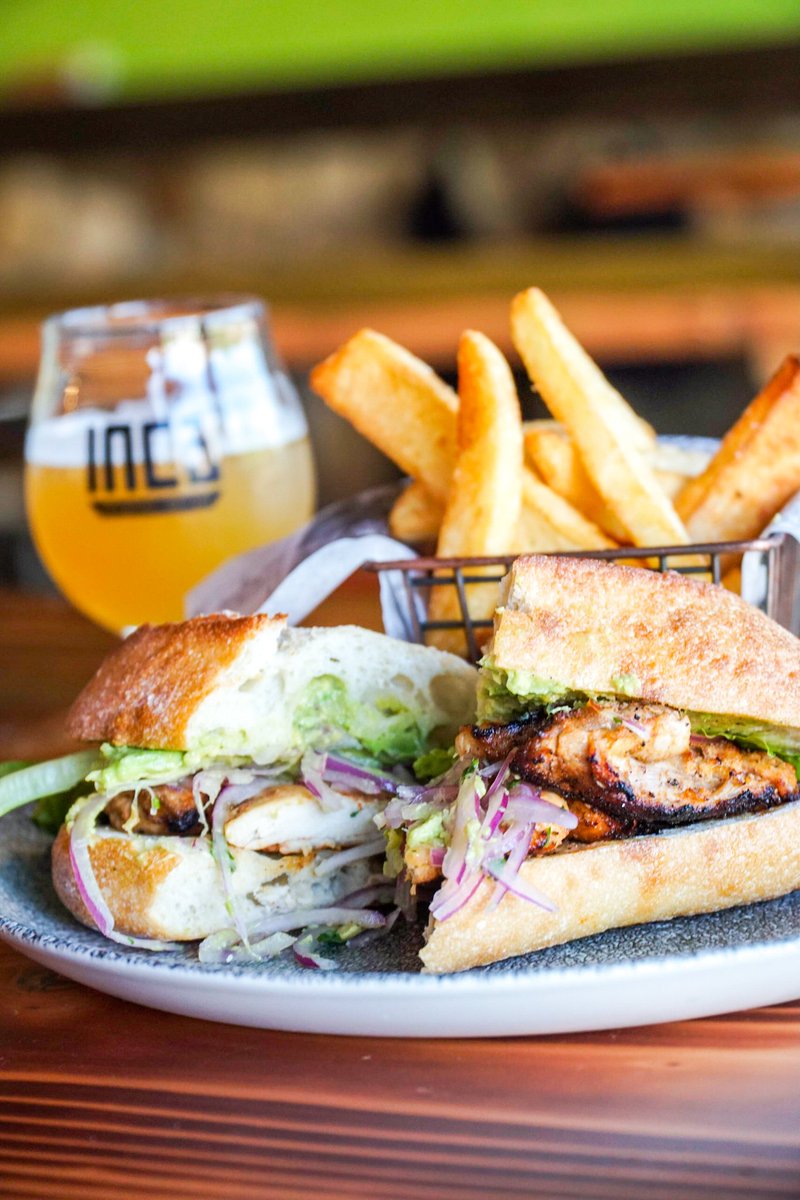 Attention food lovers... Our new chicken sandwich here! #incasocial #incagood #lunchtime
