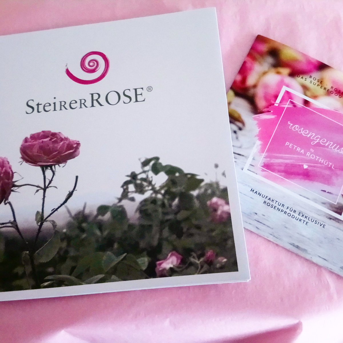 rothutl's tweet photo. Bald beginnt die heurige Rosenernte und es können wieder wunderbare Produkte entstehen!🌹 Wie ein edles Parfum, werden die Rosen in der Küche fein dosiert.
#orgenic #rosenernte #love #rosenprodukte https://t.co/Yp6TpfOcVU