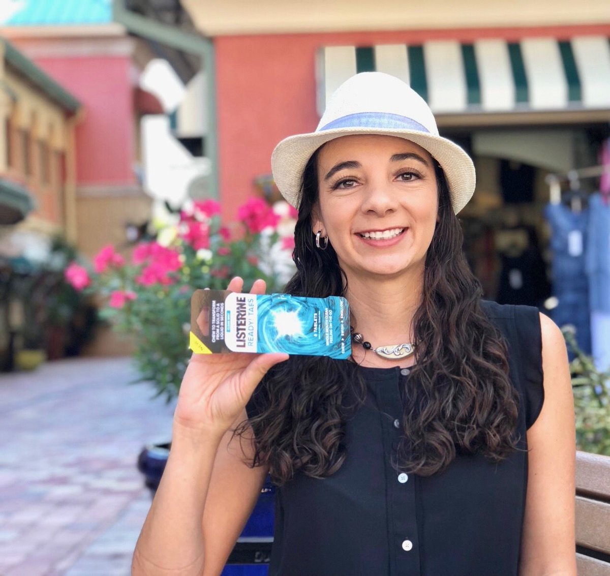 paulabendfeldt's tweet image. Tips for Boosting Your Confidence and Being Ready for Every Opportunity with @Listerine READY! Tabs &amp;gt;&amp;gt; bit.ly/2ZNlSmx #UnleashYourClean #ReadySwishGo #Listerine @Walmart #AD