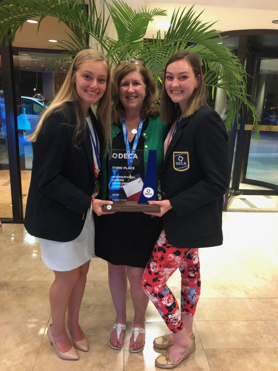 BMHS_DECA's tweet photo. Biggest shoutout of the entire trip goes to our absolutely amazing advisor! Ms. Lydon we all thank you so much for everything you do for us. Nobody deserved to take home TWO glass trophies in one year more than you, and nobody could do it better. We love you!! 🔷♥️🔷♥️ https://t.co/uZ7SqF5MaR