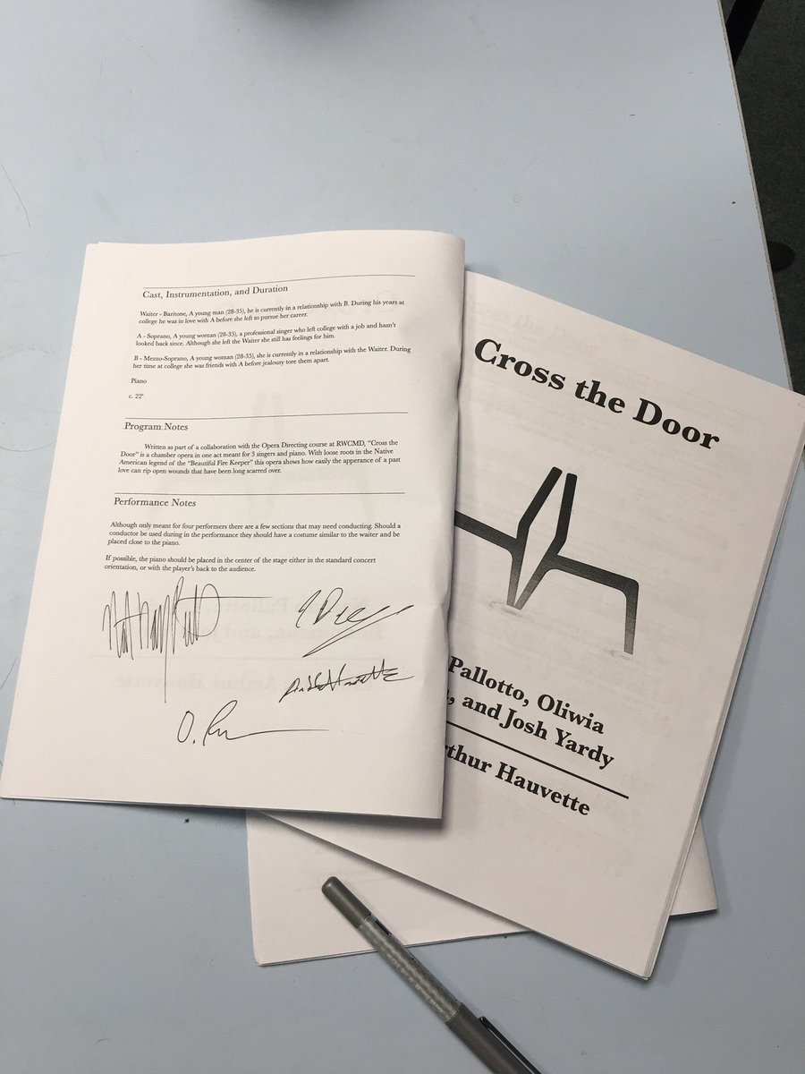 NathanPallotto's tweet photo. Mae’r ymarferion ar gyfer ein opera newidd ni “Cross the Door” yn mynd mewn gwirionedd da!! Ydyn ni’n gobaith i weld chi ar dydd Gwener (19:15), Sadwrn (15:15), neu Sul (16:15) am y perfformiadau yn y foyer!! @ColegCerddDrama @jdyardy https://t.co/aLkZbDqNRZ
