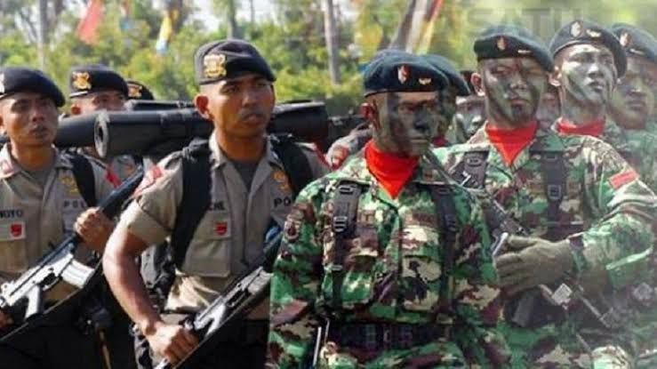 bedesradicals's tweet photo. @BedesSapien Kesunguhan menjaga kedaulatan serta keutuhan Bangsa dan negara.#TNIPolriJagaIndonesia https://t.co/O1sOFYHtVg