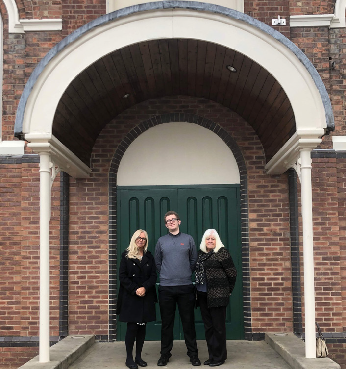 ConservativesSD's tweet image. Are you a Swadlincote resident?

Sandra Wyatt, Lewis Frisby and Lorraine Walker are your Conservative Candidates in today's election and with your support they can make your area even better 🗳☑ #VoteConservative #LocalElections2019