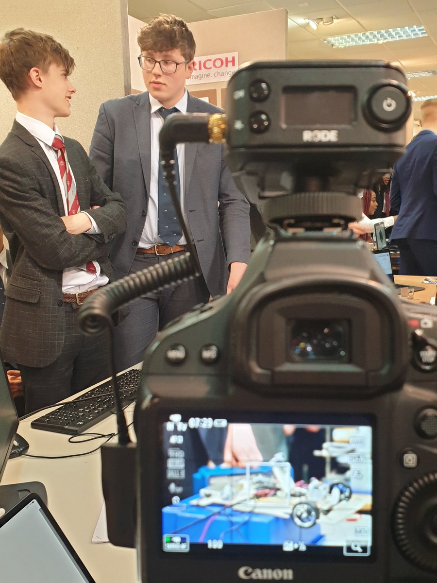 TheEDTUK's tweet photo. Excited to celebrate with all the students graduating from the Engineering Education Scheme at the Industrial Cadets Graduation Day in the Midlands. @warwickschool #EESCAD #STEMeducation https://t.co/0xuZ3VrudJ