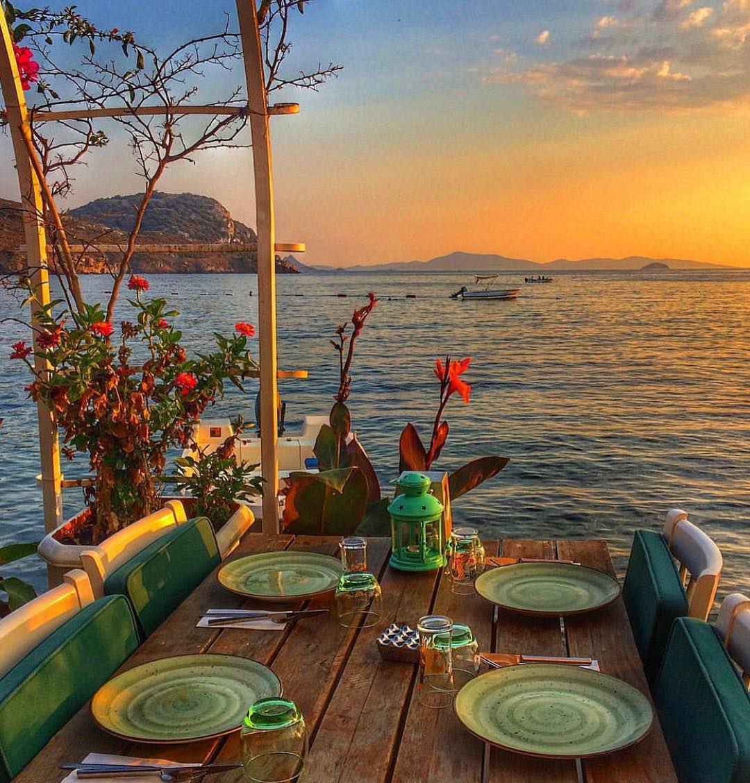 Gümüşlük - Bodrum
.
.
.
.
photo by <a href="/Banucan24/">Banu</a> #bodrum #gümüşlük #sunset #dinner #picoftheday #yuvanta