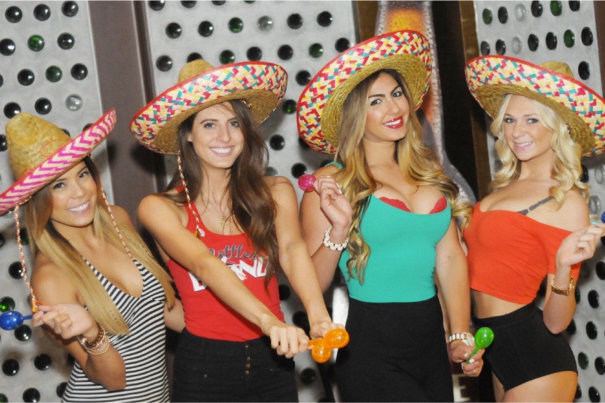 theroyalcrawl's tweet photo. Cinco de Mayo checklist:
Sombrero ✔️
Tequila ✔️
Cerveza ✔️
Royal Crawl Ticket ✔️
#fiestatime #barhopping https://t.co/47ZzuLDboA