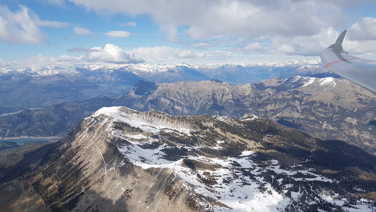 ready2av8's tweet photo. 3 days of flying, 370hrs 2275km worth of gliding in the Southern Alps by #rafgsa #rngsa #agsa on #expedparcourscombattant. Extremely challenging flying with two long retrieves from outlandings near Grenoble. #wrekinglidingclub #rafcharitable #raf_cosford #rafsports #gliding https://t.co/Xc9zyyIqjR