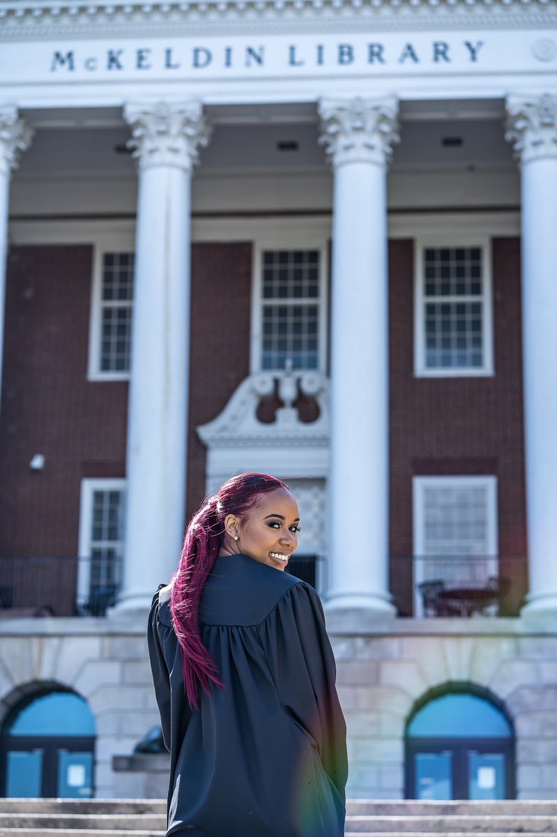 KallMe_Kris's tweet photo. Being an Accounting student in undergrad was hard and bayyyybeeee its even harder in grad school but I did it and I’m so proud of myself 🥰💁🏽‍♀️ #CPAupnext https://t.co/eqUJxnbgrZ