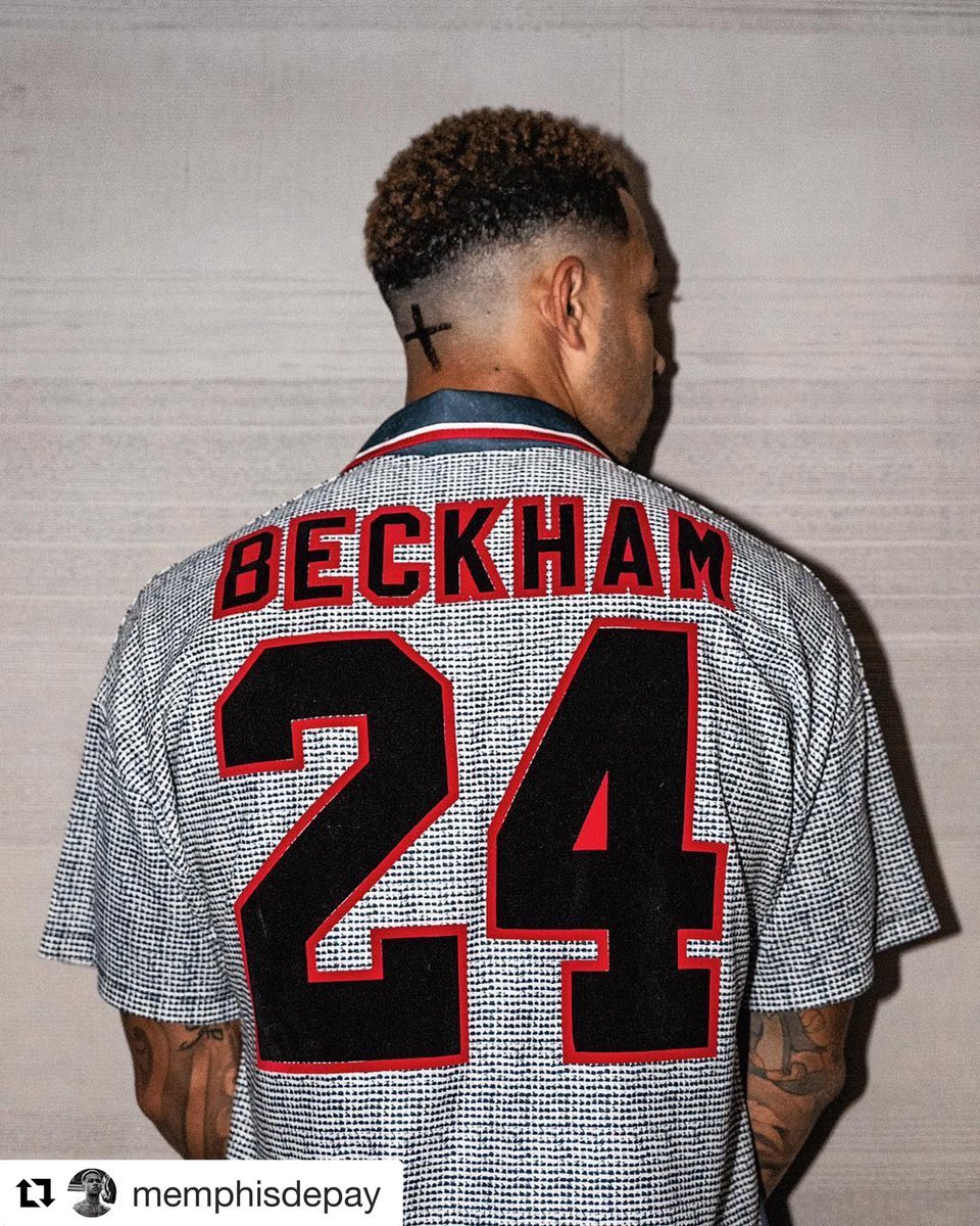 Memphis: We gats respect people wey be goats. Happy birthday David Beckham, you be Legend!       [Ig] 