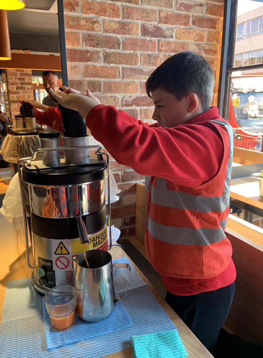 HothamMissM's tweet photo. We loved spending time at @wagamama_uk this morning; understanding the Kaizen philosophy, making our own juices, weighing out ingredients and eating delicious, freshly-cooked meals 🍜 What an exciting way to launch our new REAL project ‘Food future: what’s our recipe? https://t.co/nd9lTKvT5r