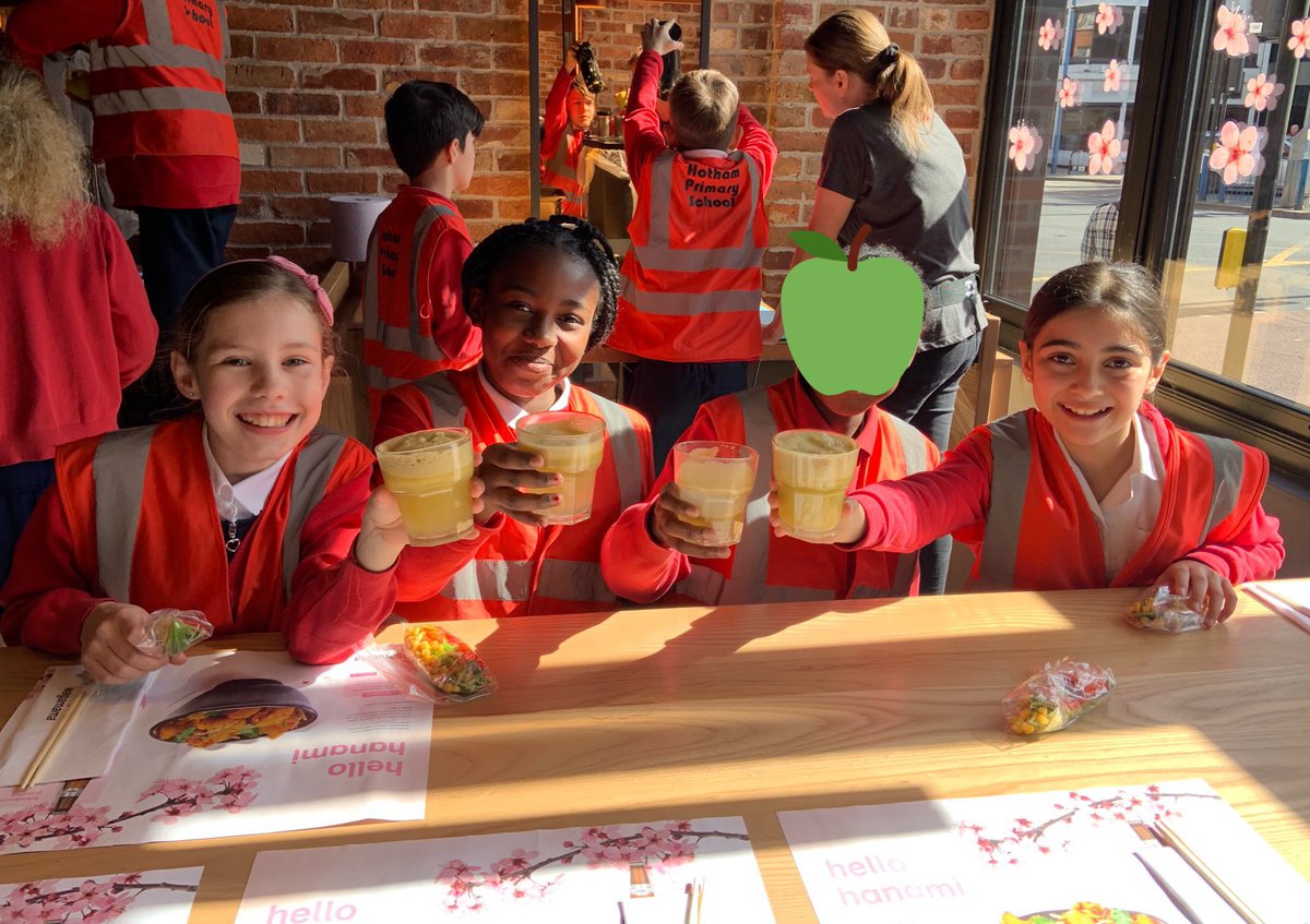 HothamMissM's tweet photo. We loved spending time at @wagamama_uk this morning; understanding the Kaizen philosophy, making our own juices, weighing out ingredients and eating delicious, freshly-cooked meals 🍜 What an exciting way to launch our new REAL project ‘Food future: what’s our recipe? https://t.co/nd9lTKvT5r