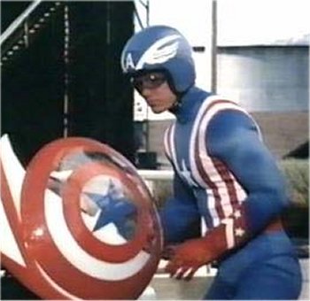 hills_himself この「キャプテン・アメリカ」(1979)も加えてやって