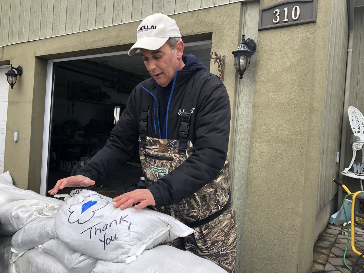 AnnieClaireBO's tweet photo. In Rockland, sandbags with messages of love and support written all over them are helping to lift spirits. The residents say the students who filled the bags created a lasting reminder of how much the community cares. https://t.co/tym4Kdo5Gl