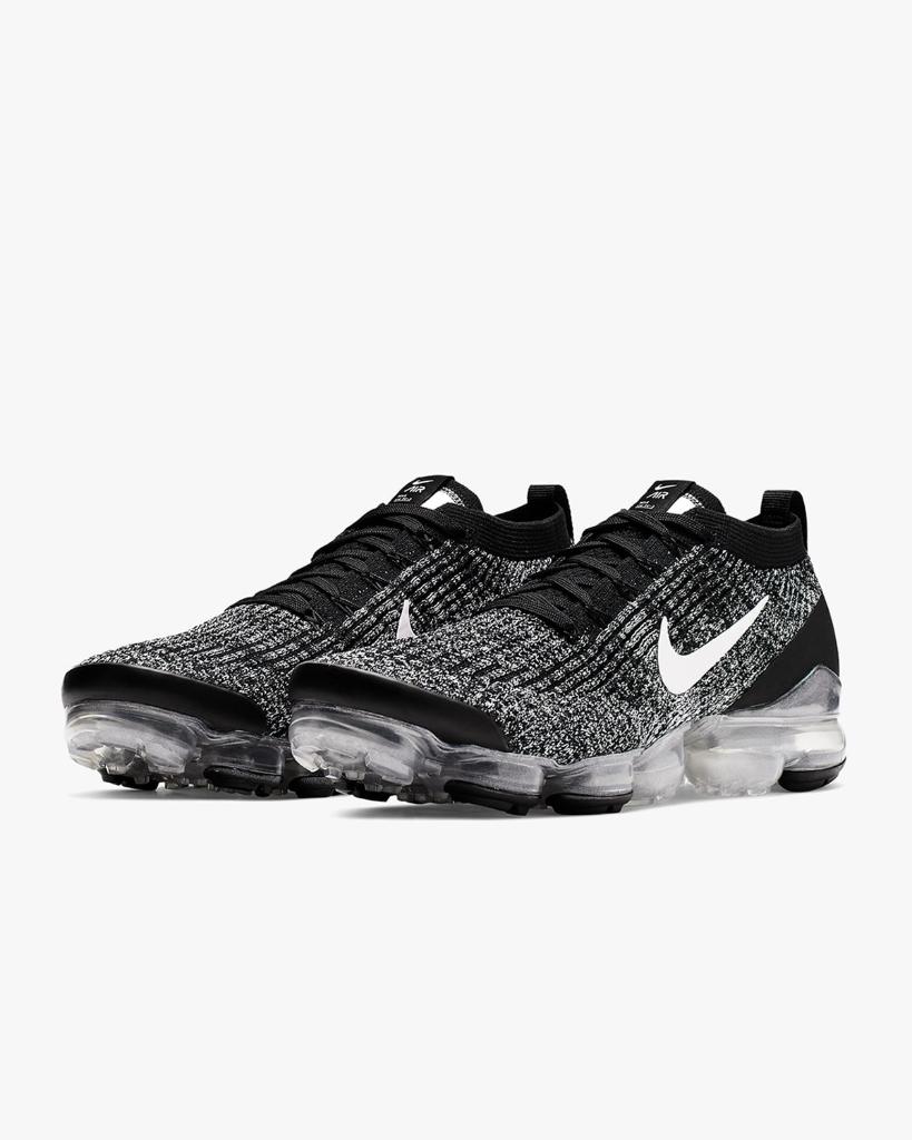 A nueve cocinero Es una suerte que Foot Locker on Twitter: "⚫️⚪️ #Nike Air VaporMax Flyknit 3 'Oreo' Available  Now, Select Stores https://t.co/sOnYNY4hQy" / Twitter