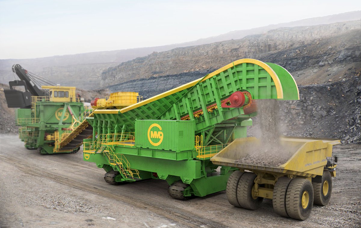 im_mining's tweet photo. At a large US #mining operation the first #FullyMobile #SurgeLoader is in final assembly. Developer @THE_MMD_GROUP says the technology behind it has been tried &amp; tested at mines in Colombia &amp; China #futureofmining #bulkhandling #loadandhaul @TrucknShovel https://t.co/hyKrjj1yep https://t.co/8upXIUT0L9
