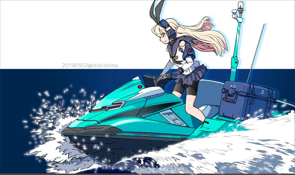 鎮守府訓練支援用のPWC（PersonalWaterCraft）。艦娘が吹雪しかいなかった頃、訓練に付き合うのに提督が自腹で購入。提督の私物であるはずなのに運用成績が良好だった為現在ではなかば公用車として重用される。休日になると不良艦娘が勝手に乗り回すので、持ち主はあんまり乗る機会が無い。