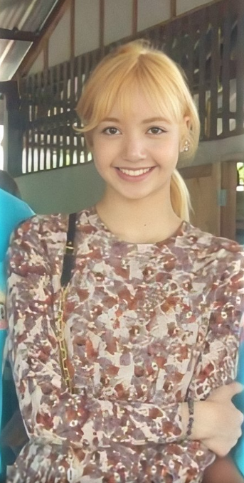 sawadeeeeeeeee's tweet photo. LALISA MANOBAN 😍💜💜💜💜💜💜💜 https://t.co/sqqCcAFzU8