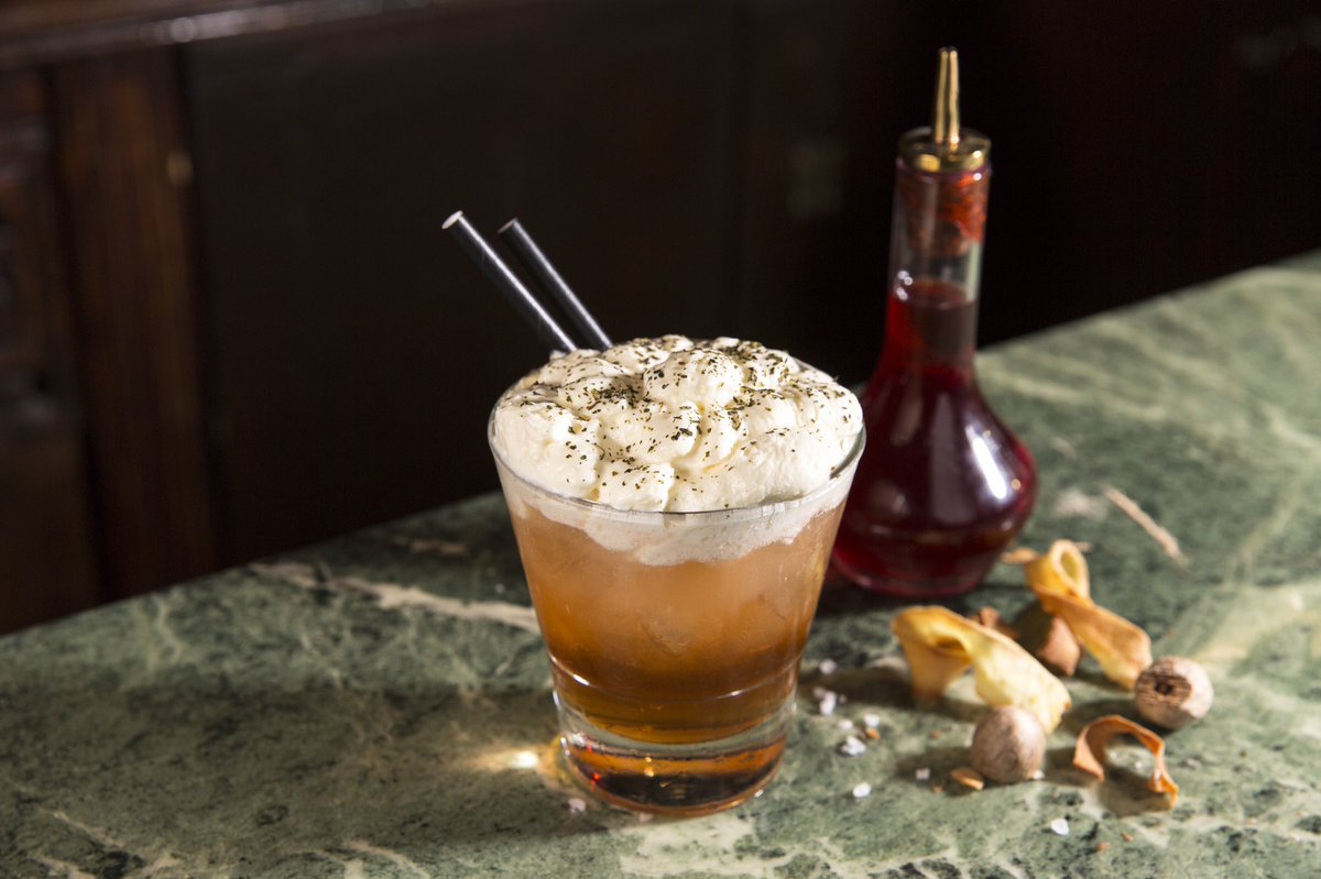 Feeling fruity?
Our Royal Hawaiian is topped with the most delicious pineapple cream foam 🍍