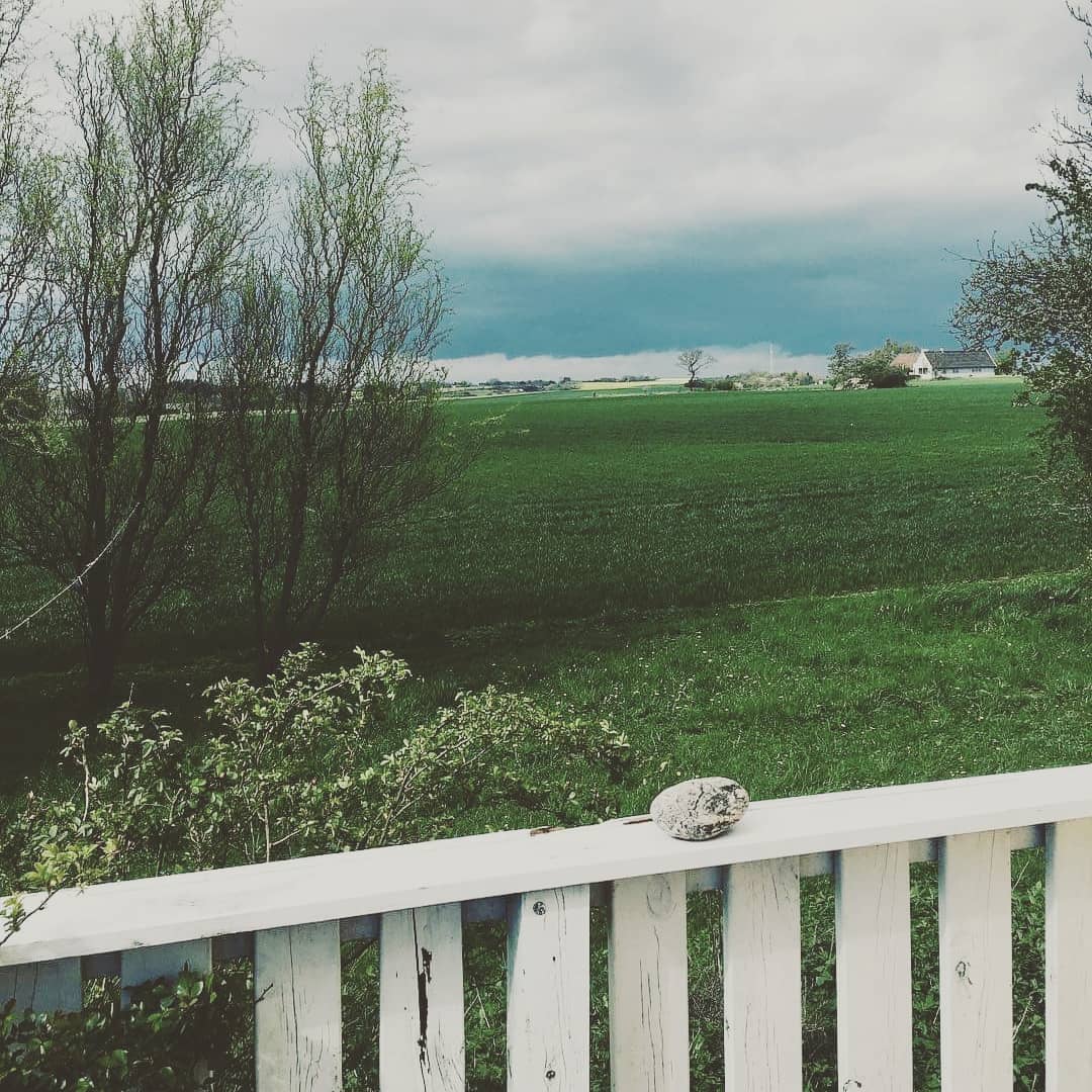 We could not have a better place to start creating VPO.
No podiem tenir un millor lloc per començar a crear #VPOciamigrants 🎭
.
#dia1 #diaridanès #homesweethome #denmark #bronholm #birca #residenciainternacional #ciamigrants