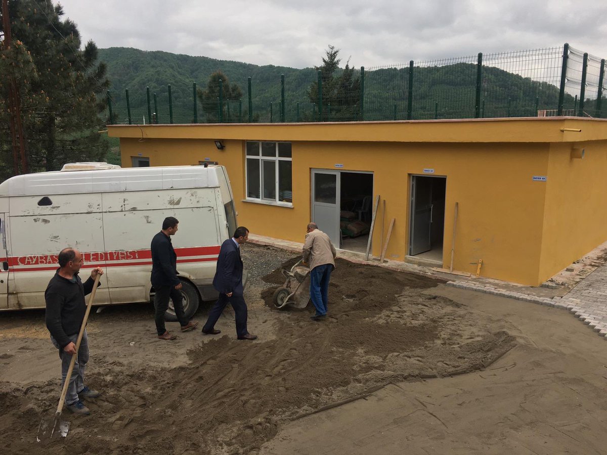 Çayır mahallesi Mahrap mevkinde Belediyemizin  yürüttüğü çevre düzenleme ve kilit parke çalışmalarını inceledik.