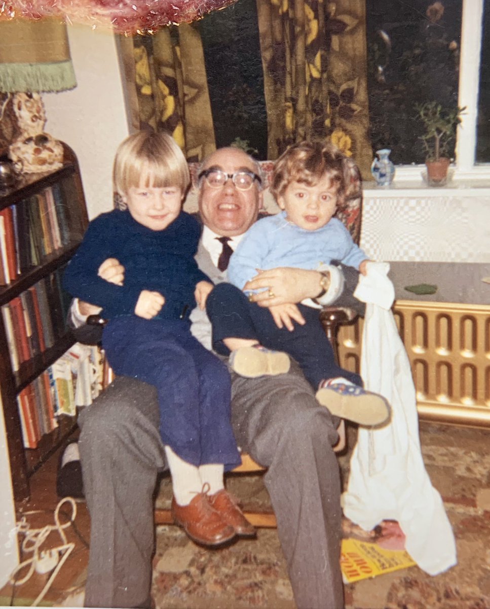 NickHallFineArt's tweet image. Spending time with family and reminiscing...❤️