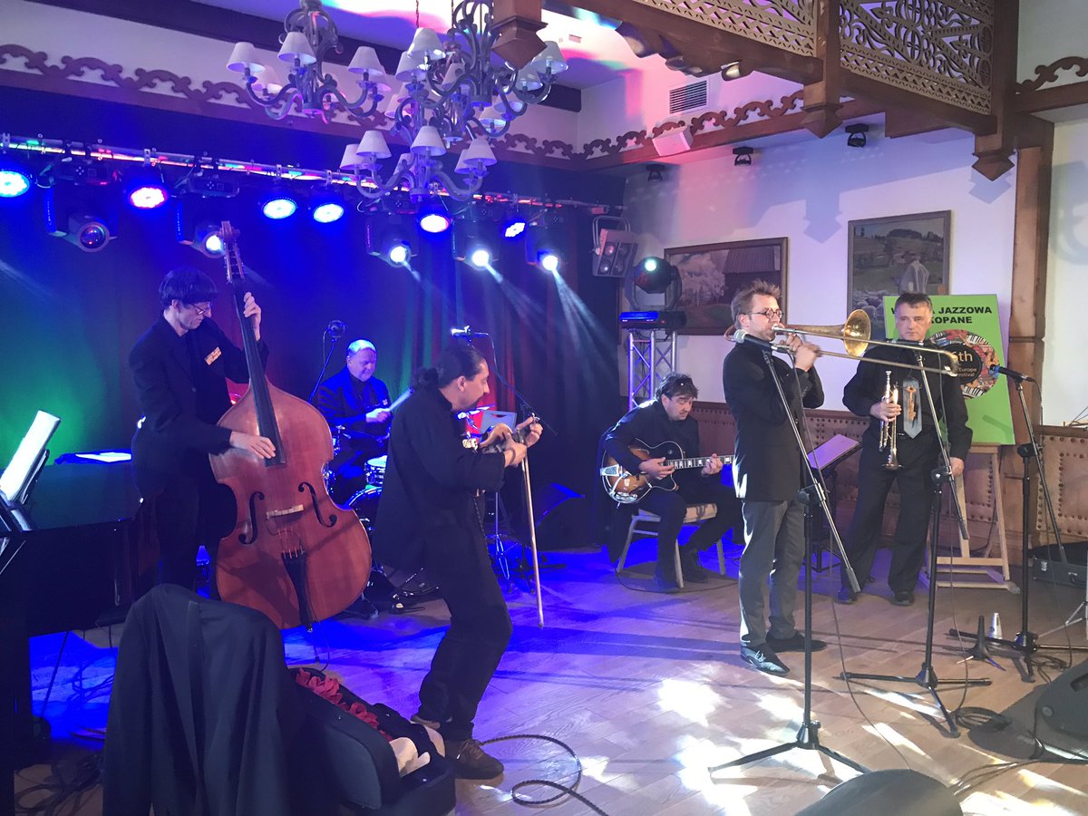 WiosnaZ's tweet photo. Ladies and gentlemen, Storyville Jazz Band! 
#Hungary #Jazz #WiosnaJazzowa #HotelAries #Koncert https://t.co/ALAhUXKdiV