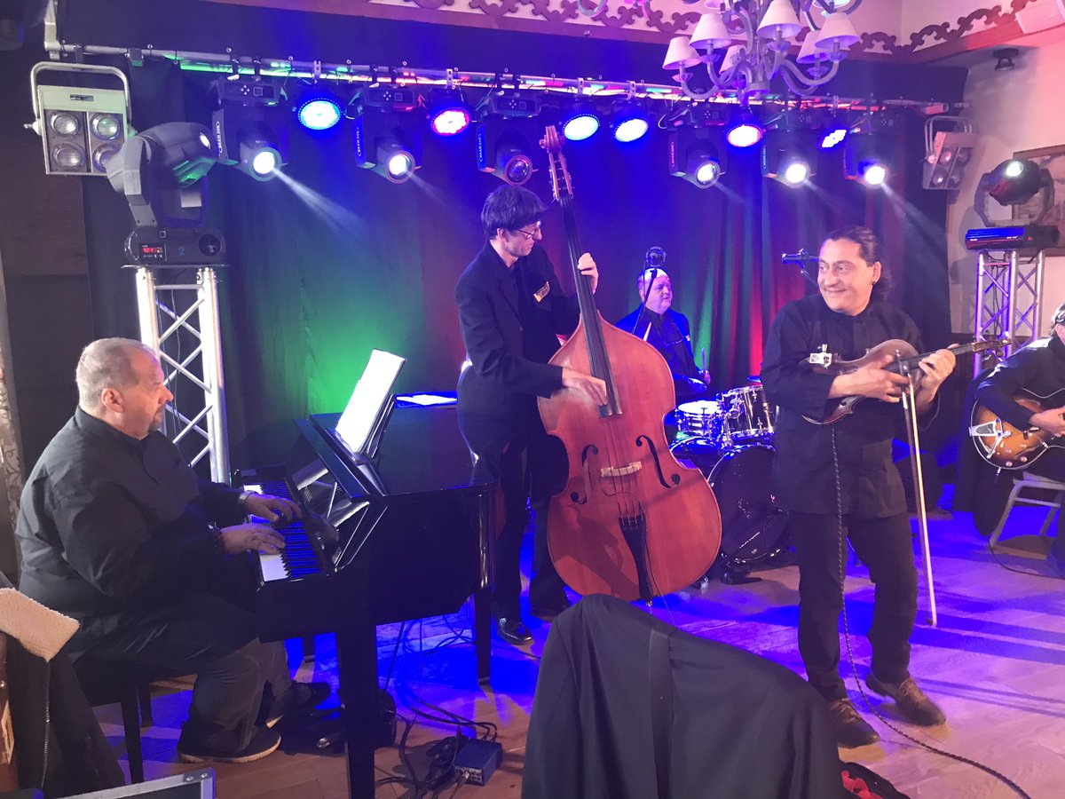 WiosnaZ's tweet photo. Ladies and gentlemen, Storyville Jazz Band! 
#Hungary #Jazz #WiosnaJazzowa #HotelAries #Koncert https://t.co/ALAhUXKdiV
