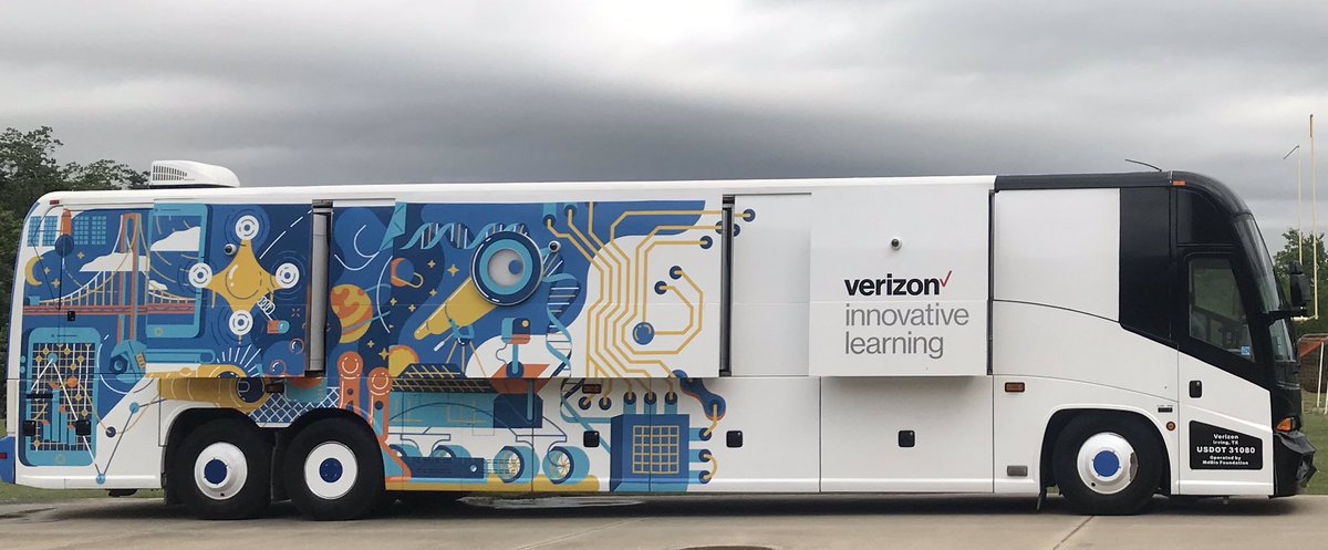BRK8Wraparound's tweet photo. Thank you to the Verizon Innovative Learning team for 2 AMAZING days of interactive STEM learning @ReaganK8_HISD
Our scholars had a blast boarding the Verizon bus and learning more about science, technology, engineering and math!!! @HISD_Wraparound https://t.co/RmBJ63WiUb