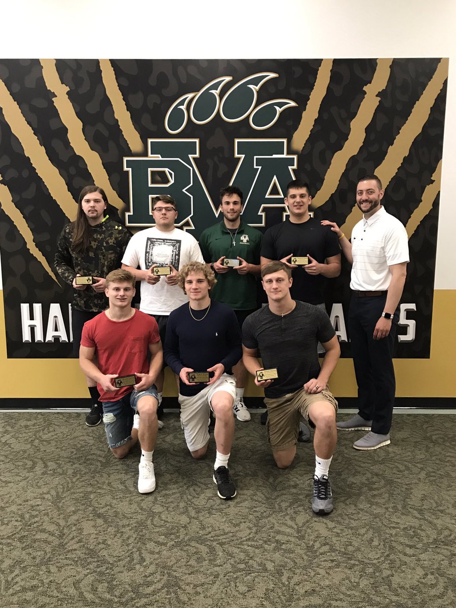 HumbertCoach's tweet photo. Congratulations to our 2018 bricklayer award winners #laybrick
#grit #doyoujob #omvp #dmvp #allacademic
☑️Bertram
☑️McCahill
☑️Fine
☑️Oblak
☑️Pallotta
☑️Rebar
☑️Pascoe https://t.co/R1y0ZLYhss