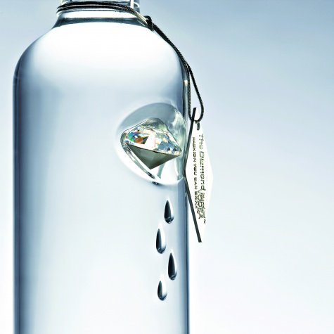 With a range of creative bottle designs based on the #purity and brilliance of our extra White #glass, unique #Saverglass stands out on the shelf.