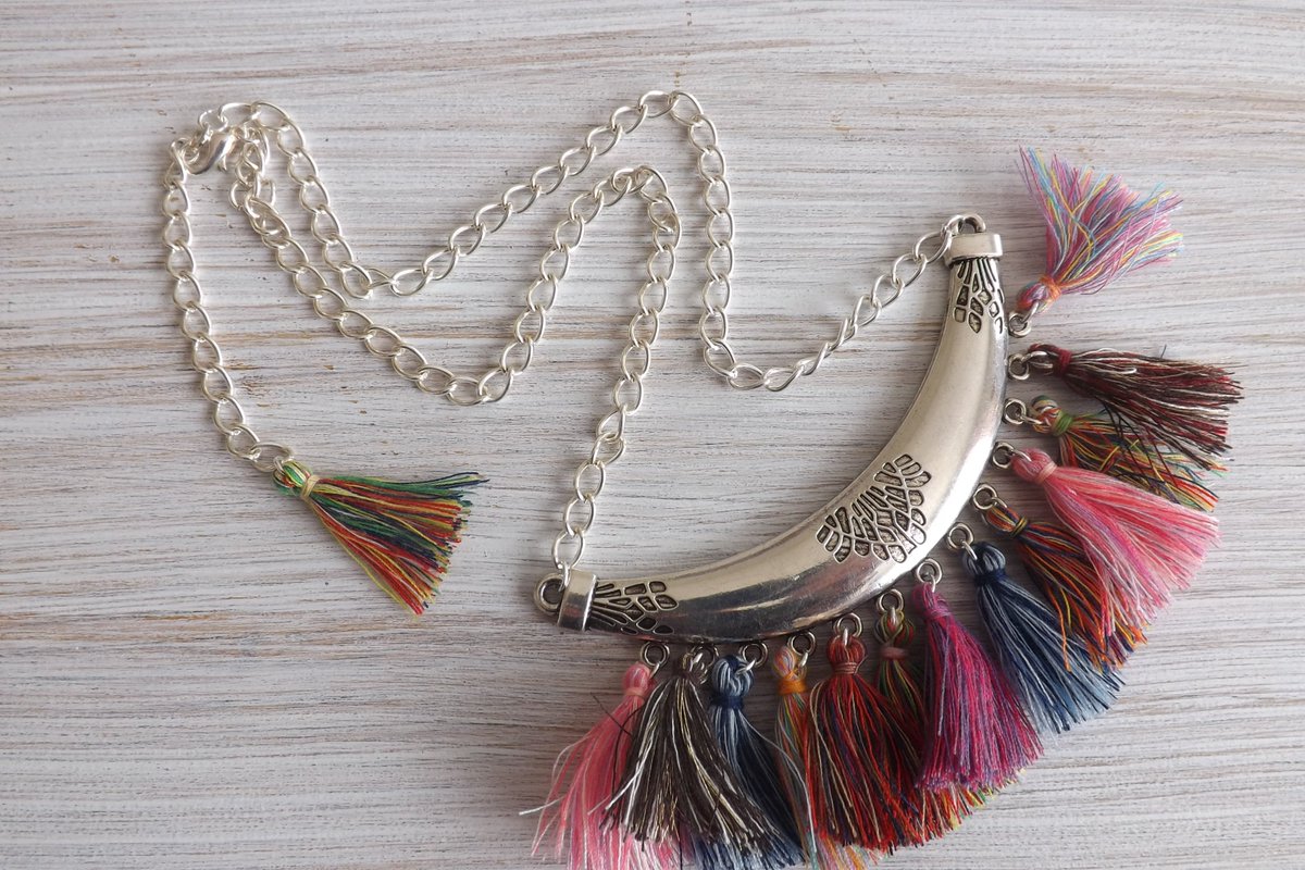 Boho summer pendant necklace with tassels! etsy.me/3007d7A #tasselnecklace #tasseljewellery #tasseljewelry #bohopendant #bohonecklace #bohojewellery #bohojewelry #Bohemianjewellery #bohemianjewelry #festivalpendant #festivalnecklace #festivaljewelry #summerjewellery #boho