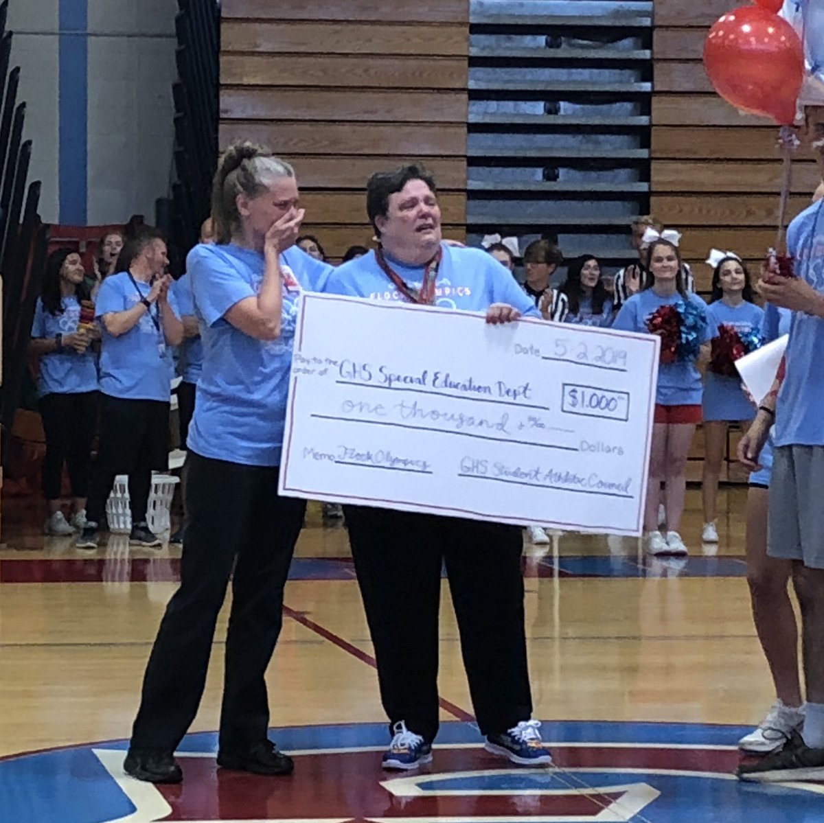 ngcauldwell's tweet photo. @FalconsGlendale $1250 raised for @GHSEvents SPED department!! Wow!! Flock Olympics! https://t.co/twwLaFyC8t