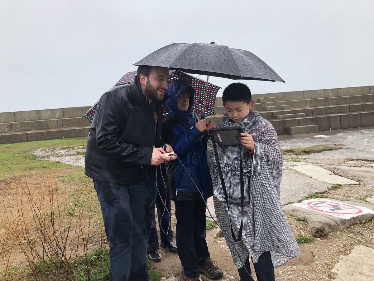5thgradeGEMS's tweet photo. The weather was not on our side but today’s ROV drop was a success! Science doesn’t wait for weather! #nosnacksinantarctica #sometimesitrainsatthebeach #pyp #ib #stem @G5GemsChi @GWAcademyChi @PegKeiner @LS_STEAM_GWACHI https://t.co/QwetkOIf2a