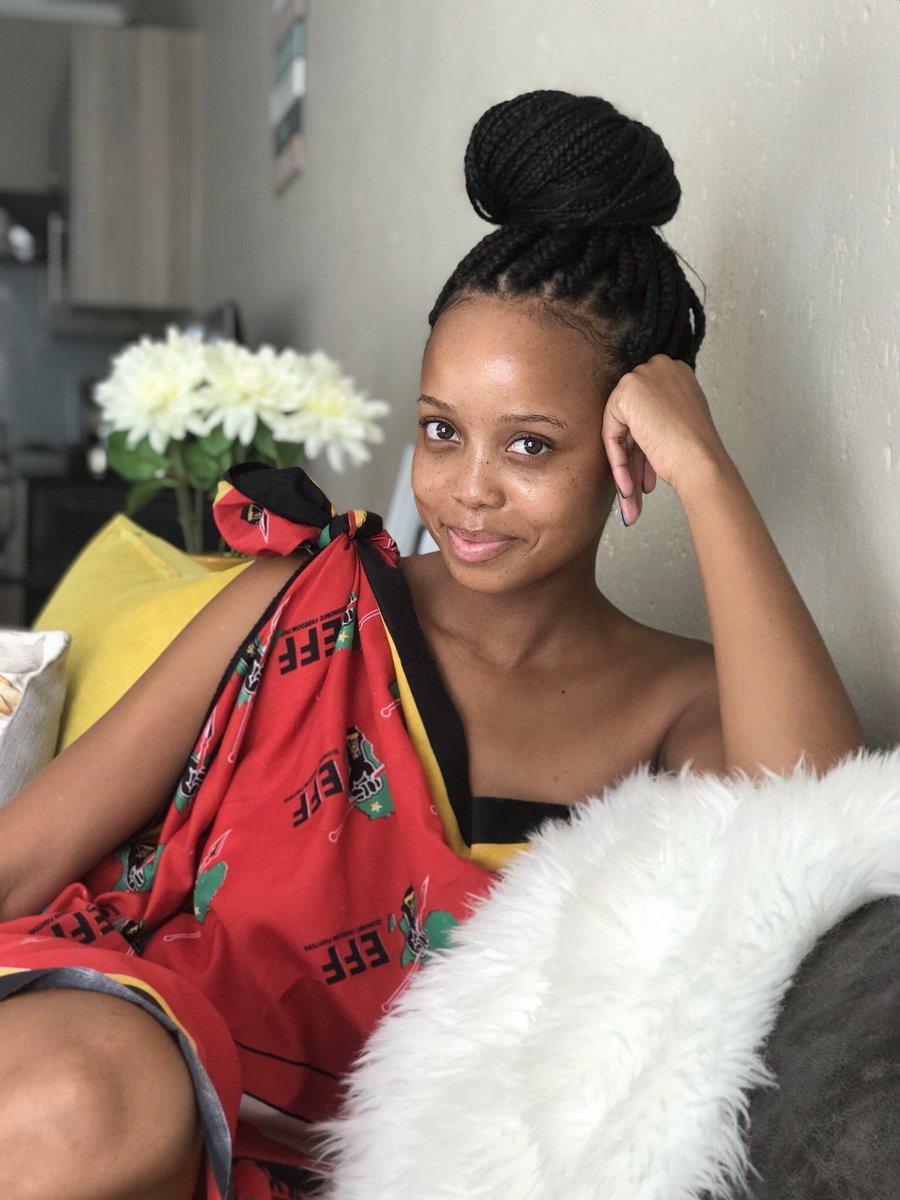 dumantando20's tweet image. Ndizipholele on a Thursday...♥️