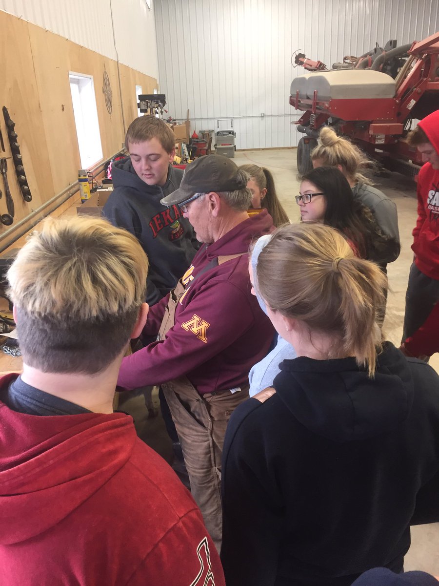 KMS_AgEd's tweet photo. @KMS_AgEd Animal science class touring Carlson Farms learning about  cow observation systems and AI of beef cattle. https://t.co/ItQjy2bKq5